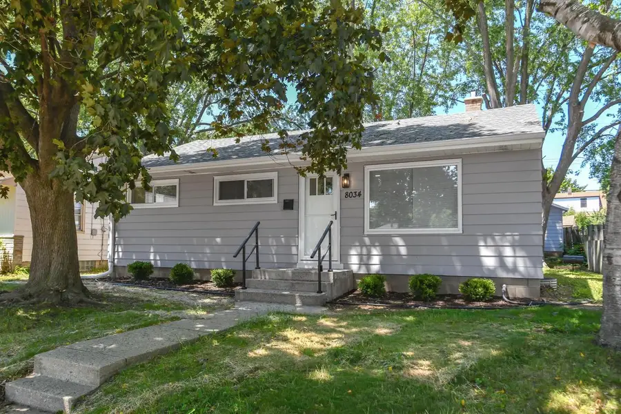 8034 W Grantosa DRIVE, Milwaukee, WI 53218 - #2