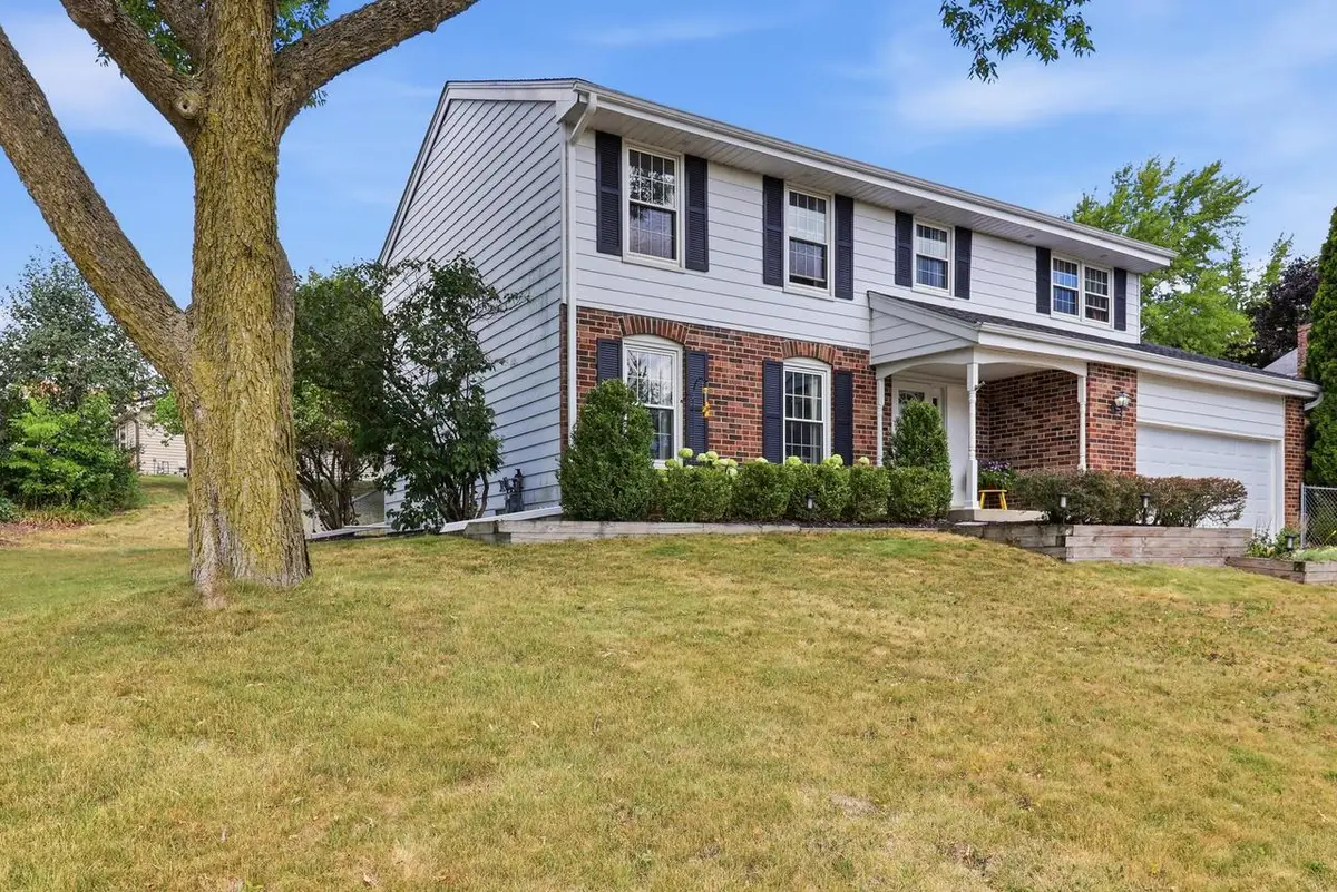 2800 Berkshire DRIVE, Waukesha, WI 53188 - #1
