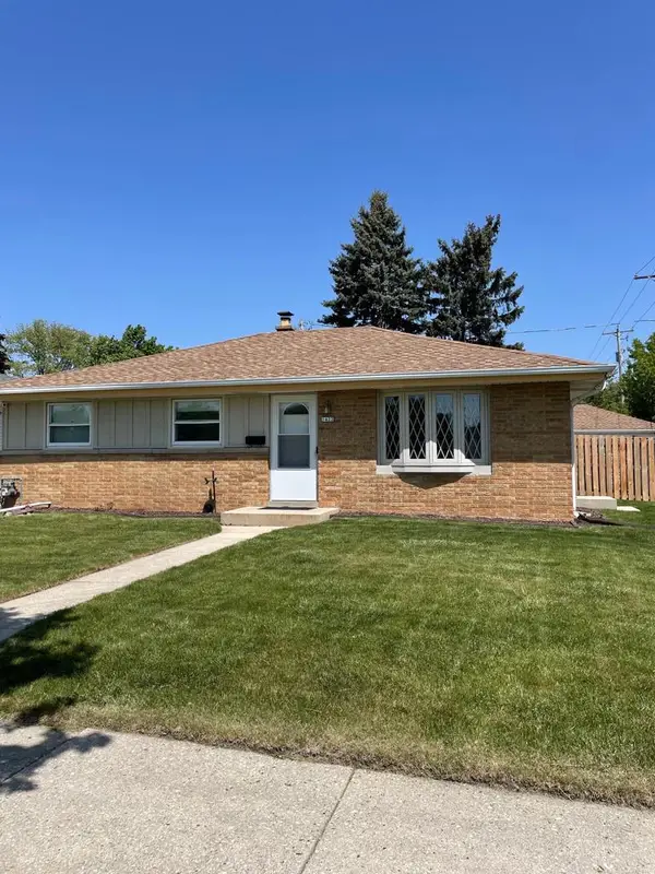 1422 W Van Norman AVENUE, Milwaukee, WI 53221