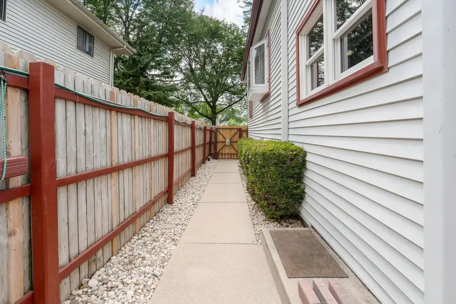 528 S 65th STREET, Milwaukee, WI 53214 - #3