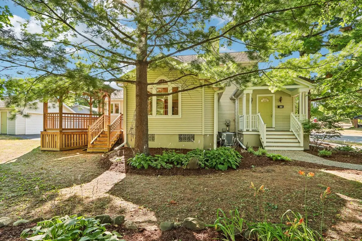 524 E Jefferson STREET, Oconomowoc, WI 53066 - #1