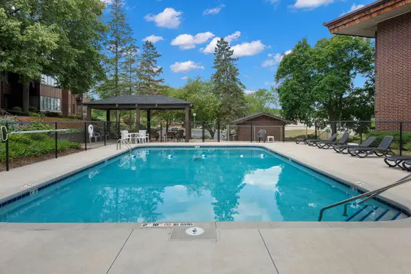 N85W15700 Ridge ROAD #304, Menomonee Falls, WI 53051