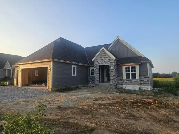 1607 Sauk TRAIL, Waukesha, WI 53189