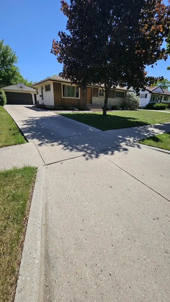 8029 W Marion STREET, Milwaukee, WI 53222 - #2