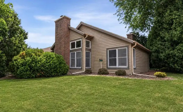 225 W Oak STREET, Grafton, WI 53024