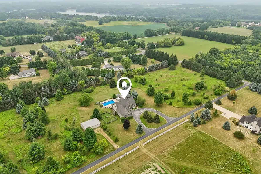 W287N8810 Center Oak ROAD, Hartland, WI 53029 - #3