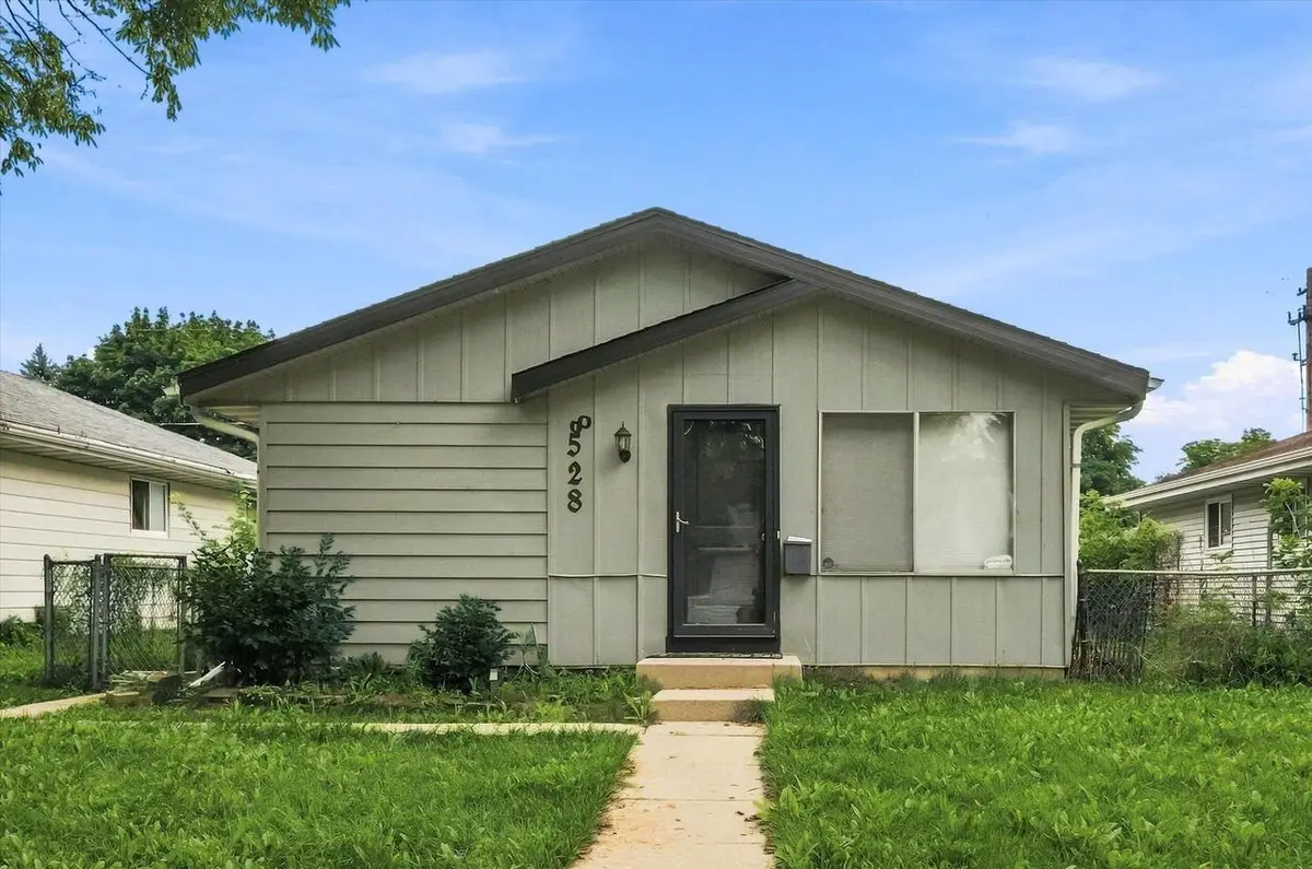 8528 W Potomac AVENUE, Milwaukee, WI 53225 - #1