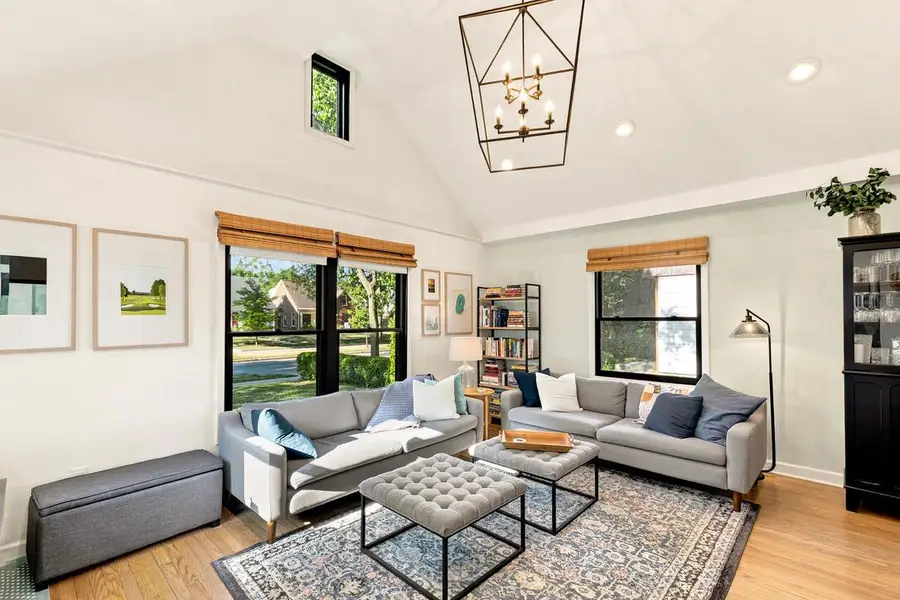 1018 E Hampton ROAD, Whitefish Bay, WI 53217 - #2