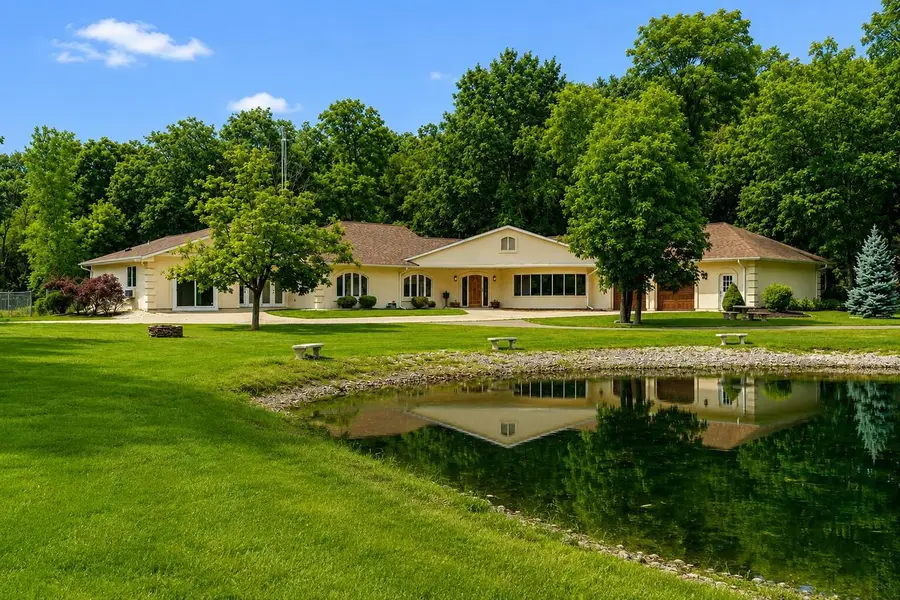 903 W Hazel Ridge ROAD, Elkhorn, WI 53121 - #2
