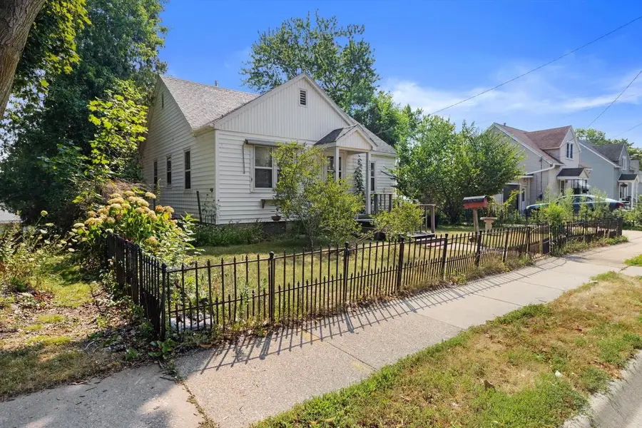 225 Fremont STREET, Watertown, WI 53098 - #2