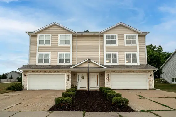 2200 Patrick LANE #2202, Waukesha, WI 53188