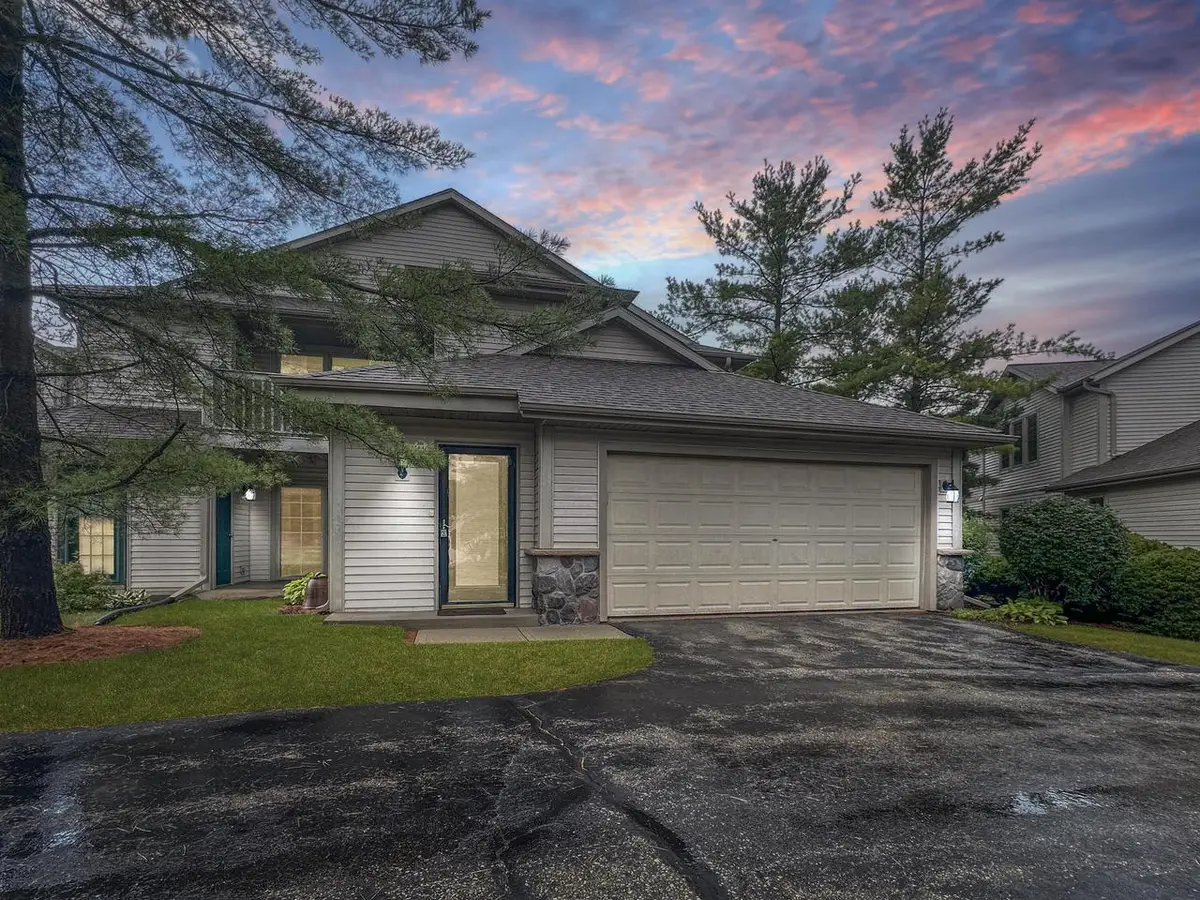 2264 Circle Ridge ROAD #D, Delafield, WI 53018 - #1