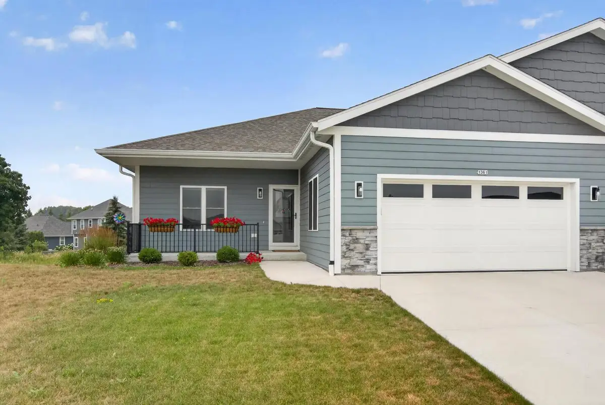 1361 Scenic Pointe COURT, Hartford, WI 53027 - #1
