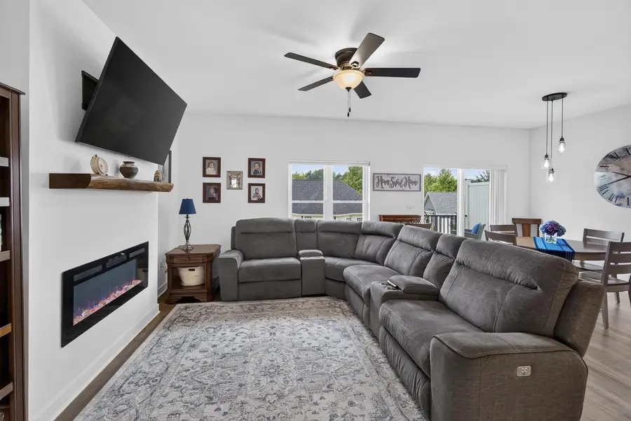 1361 Scenic Pointe COURT, Hartford, WI 53027 - #3