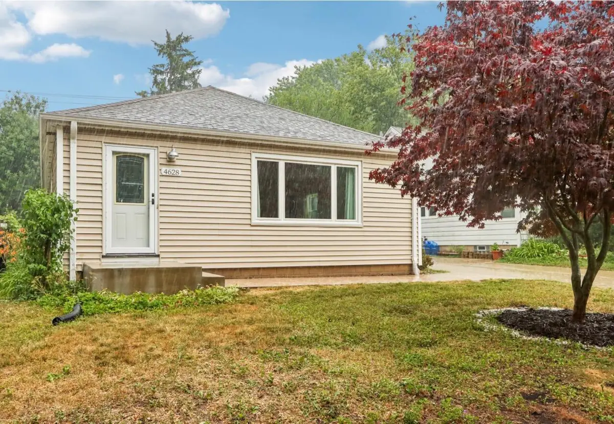 4628 N Hollywood AVENUE, Whitefish Bay, WI 53211 - #1