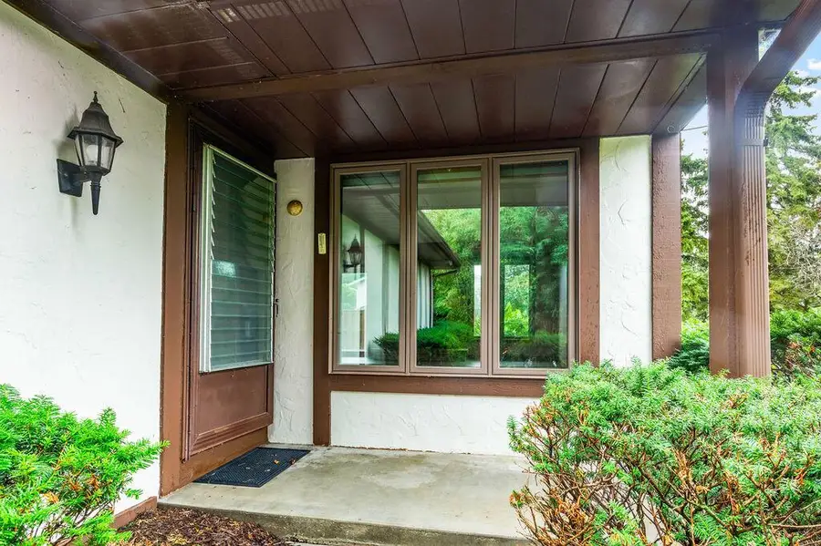 971 S Imperial DRIVE, Hartland, WI 53029 - #2