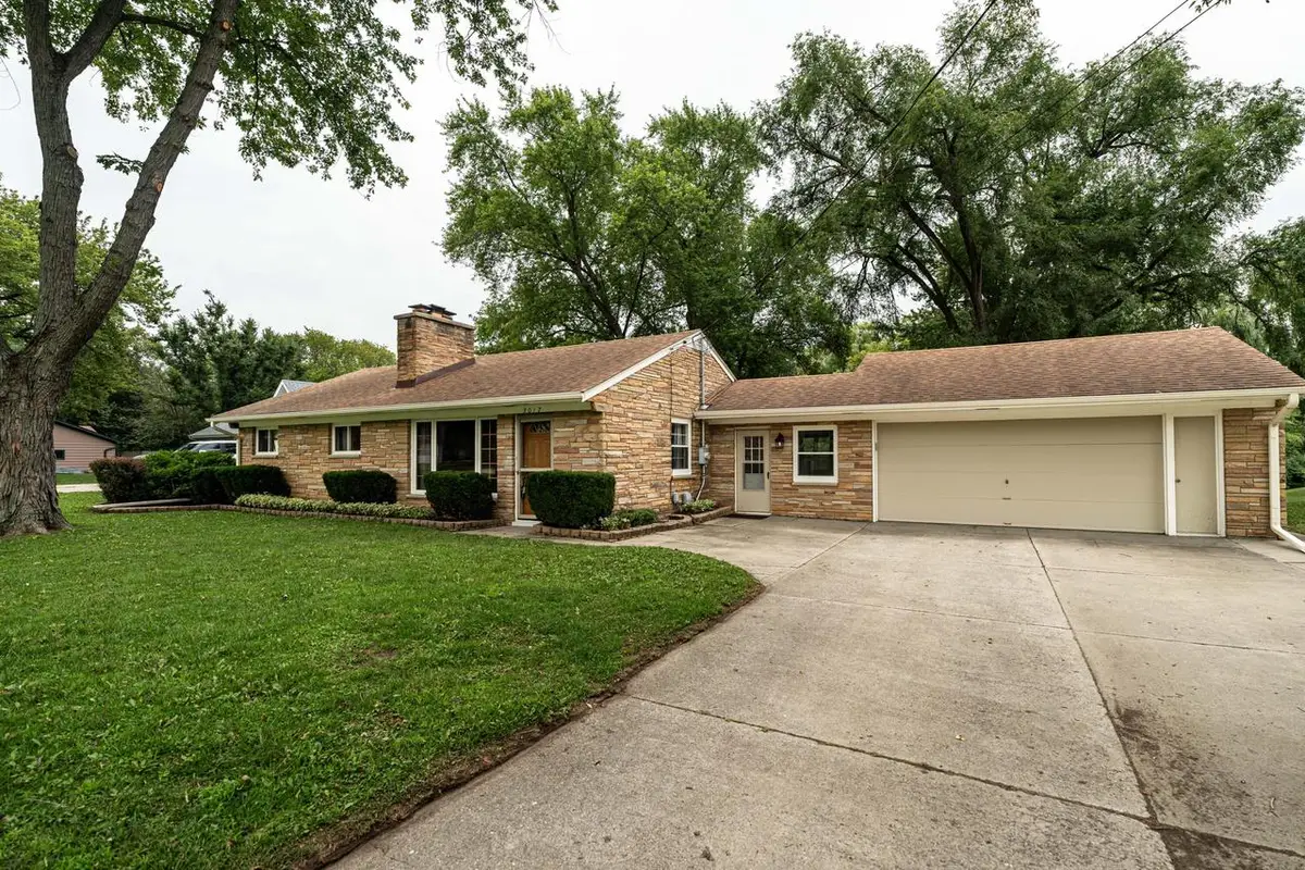 3017 W Franklin TERRACE, Franklin, WI 53132 - #1