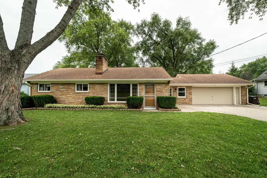3017 W Franklin TERRACE, Franklin, WI 53132 - #2
