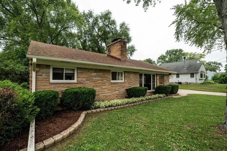 3017 W Franklin TERRACE, Franklin, WI 53132 - #3