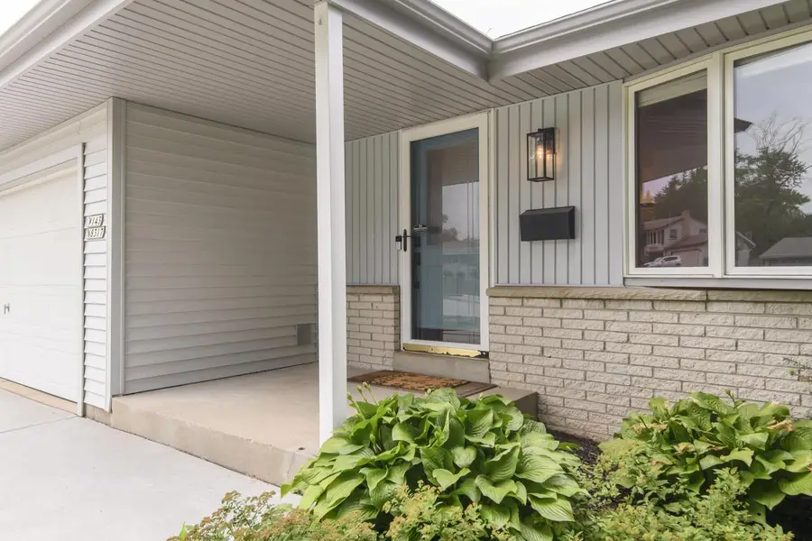 W143N8317 Oxford STREET, Menomonee Falls, WI 53051 - #3