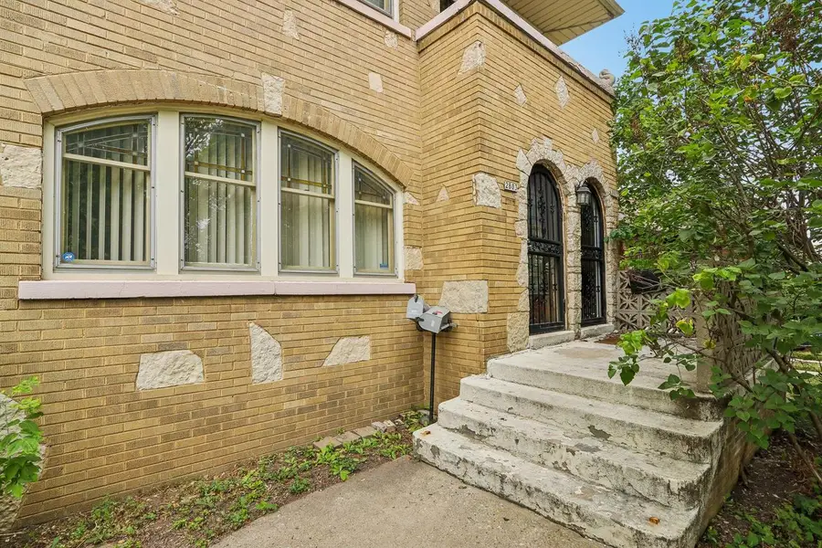 2803 N 51st STREET #2805, Milwaukee, WI 53210 - #3