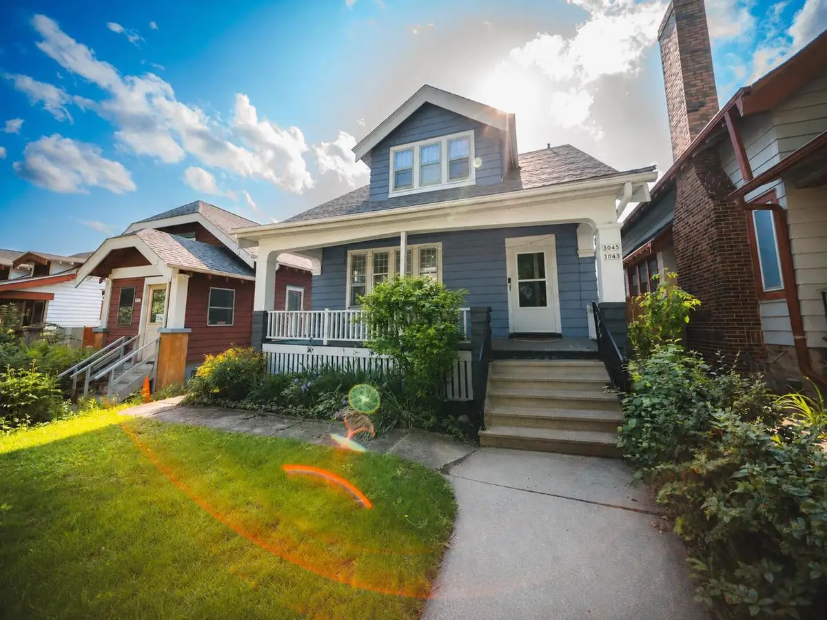 3043 N Bartlett AVENUE #3045, Milwaukee, WI 53211 - #1
