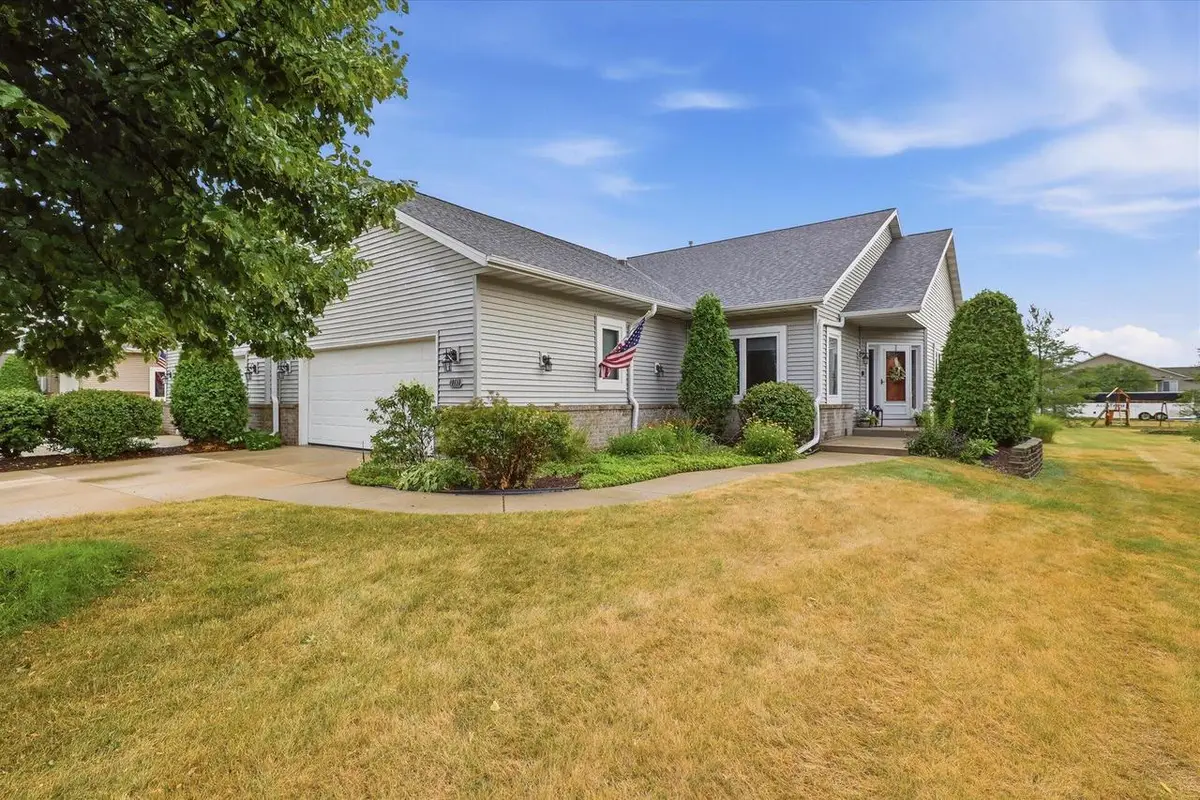 N7791 Maple Ridge ROAD, Oconomowoc, WI 53066 - #1