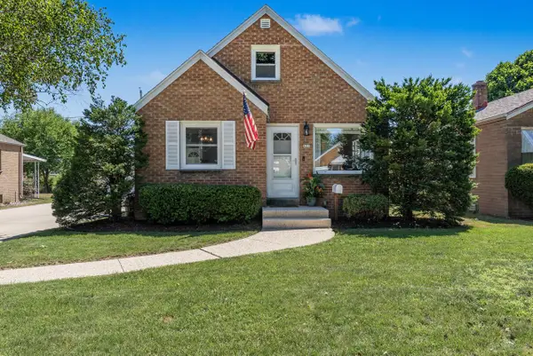 425 W Van Norman AVENUE, Milwaukee, WI 53207
