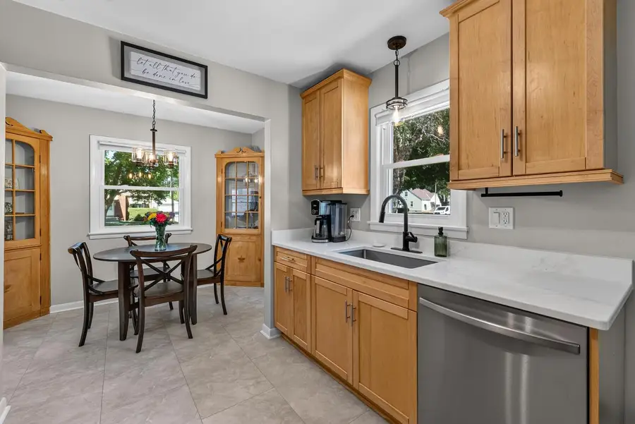 425 W Van Norman AVENUE, Milwaukee, WI 53207 - #3