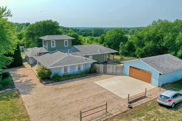 S73W23970 National AVENUE, Big Bend, WI 53103