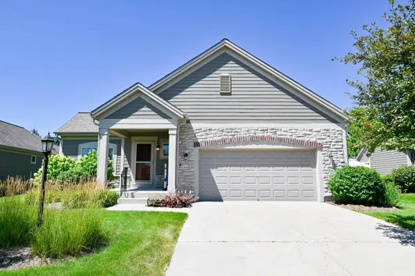 W179N11493 Blackstone CIRCLE #3, Germantown, WI 53022