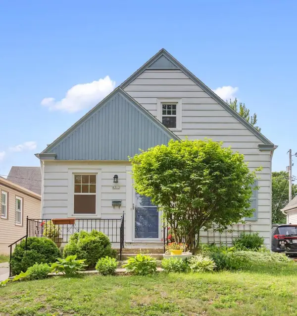 8313 Stickney AVENUE, Wauwatosa, WI 53213