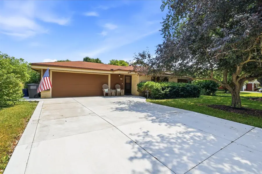 4938 S 69th STREET, Greenfield, WI 53220 - #2