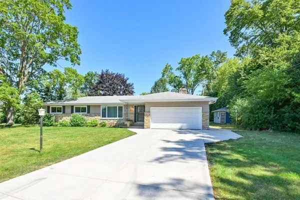 12810 W Balboa DRIVE, New Berlin, WI 53151
