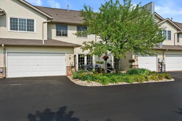 2415 Fox River PARKWAY #B, Waukesha, WI 53189