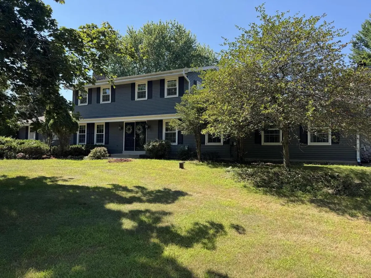 W377S2161 Gramling LANE, Dousman, WI 53118 - #1