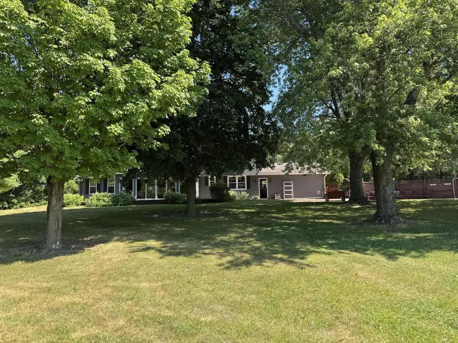 W377S2161 Gramling LANE, Dousman, WI 53118 - #2
