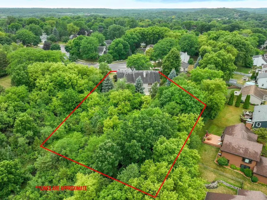 2203 Napa TRAIL, Waukesha, WI 53188 - #3