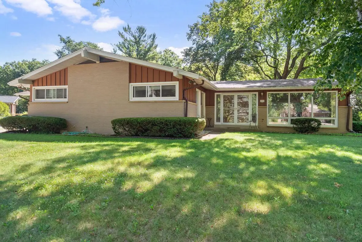 6684 N Atwahl DRIVE, Glendale, WI 53209 - #1