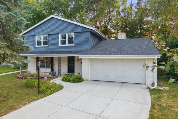 W53N849 Castle COURT, Cedarburg, WI 53012