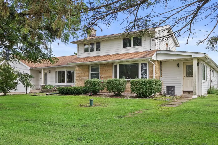 6335 Brever ROAD, Burlington, WI 53105 - #2