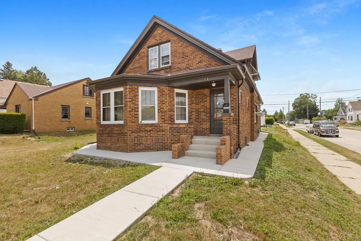 1313 Marquette AVENUE, South Milwaukee, WI 53172 - #1