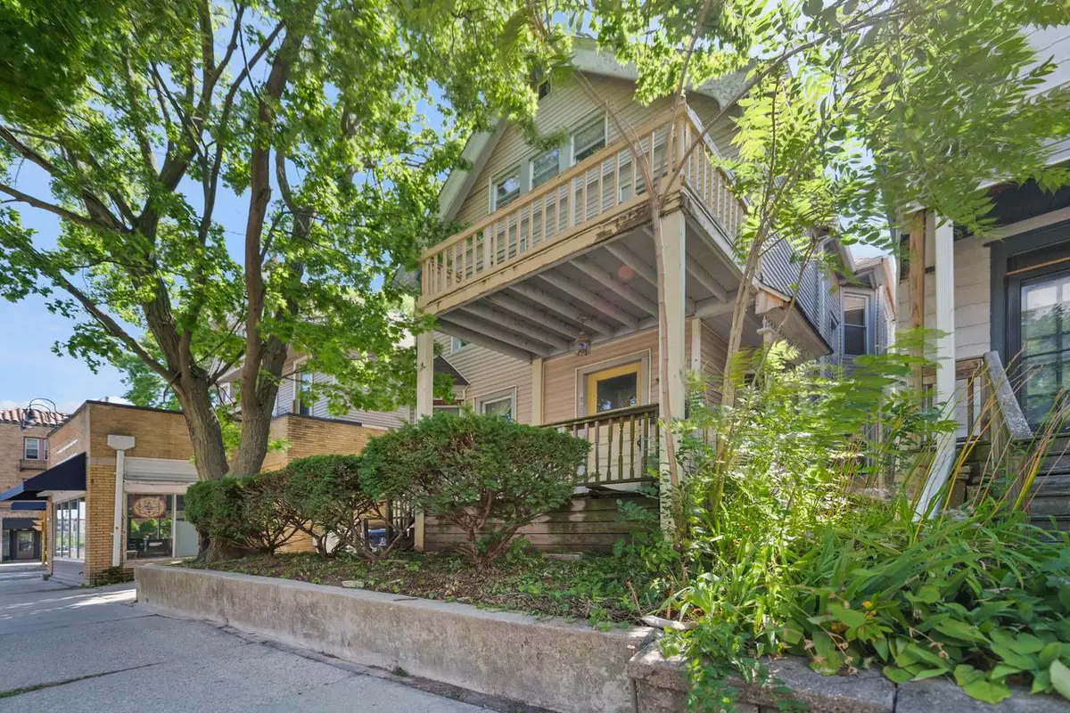 1972 N Farwell AVENUE, Milwaukee, WI 53202 - #1