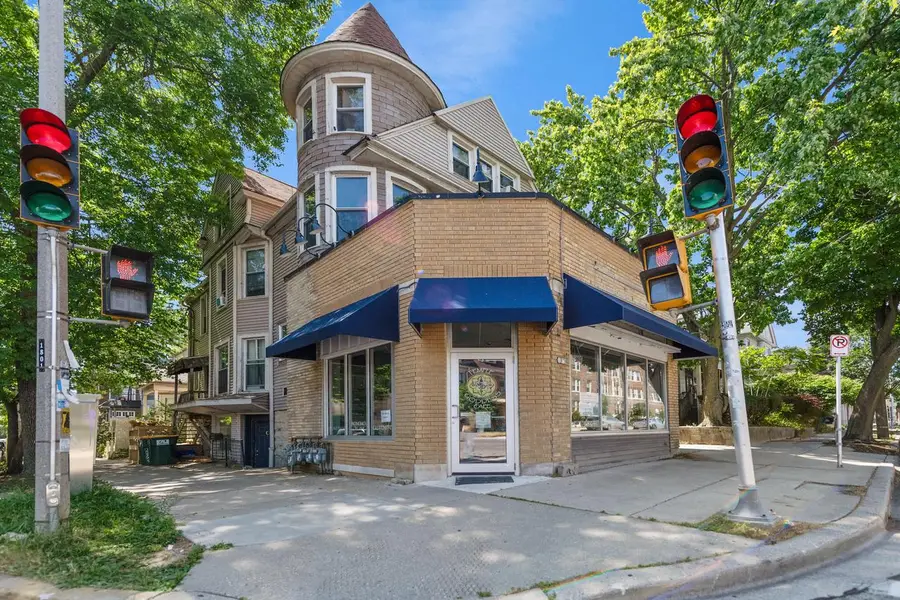 1976 N Farwell AVENUE #1978, Milwaukee, WI 53202 - #3