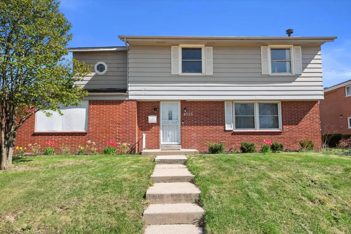 8533 W Grantosa DRIVE, Milwaukee, WI 53225 - #1