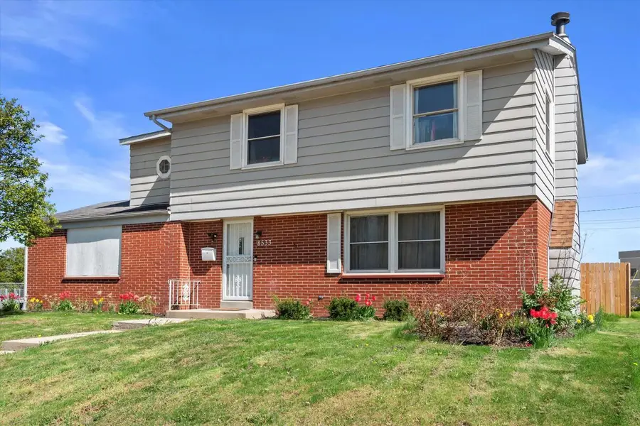 8533 W Grantosa DRIVE, Milwaukee, WI 53225 - #2