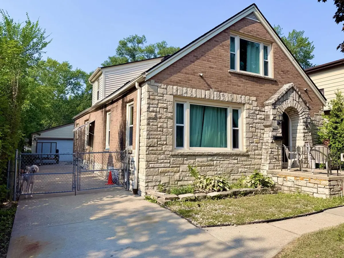 2506 W Ramsey AVENUE W, Milwaukee, WI 53221 - #1