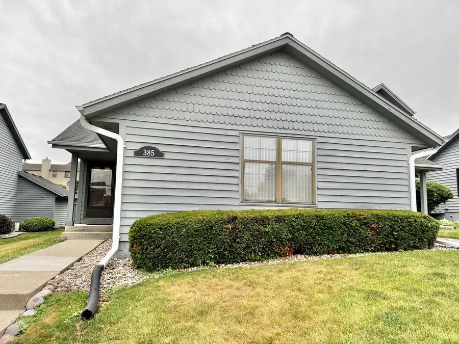 385 Lexington COURT #A, Pewaukee, WI 53072 - #2