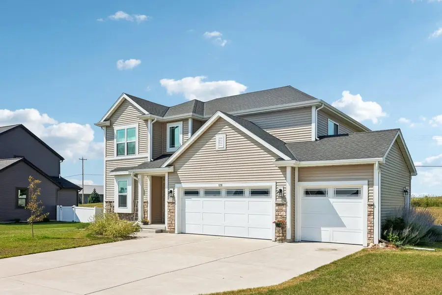 676 Lambert DRIVE, Slinger, WI 53086 - #2
