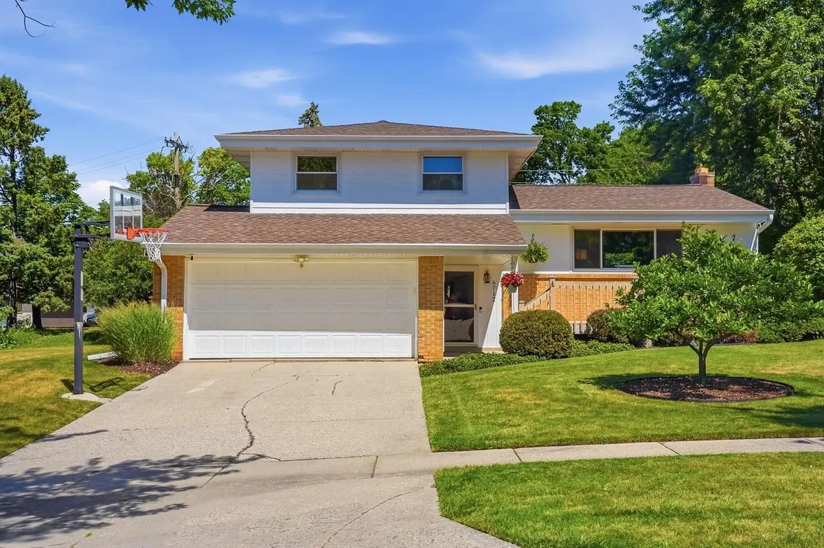 6712 Manchester DRIVE, Greendale, WI 53129 - #1